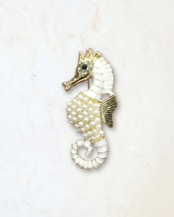 Seahorse Pearls Brooch - White