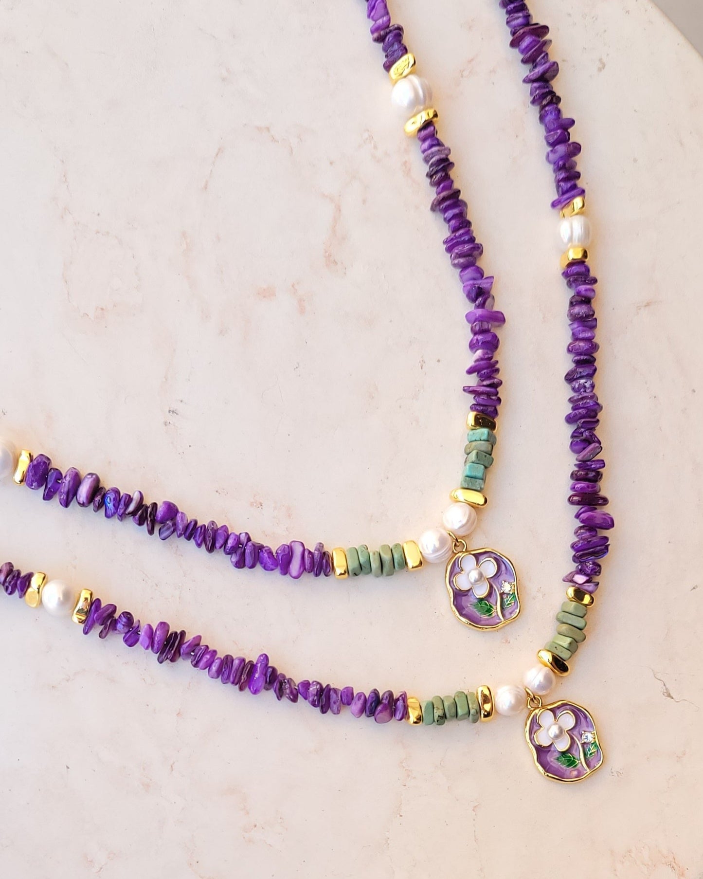 Stone Chips Necklace With Gold plated Floral Pendant