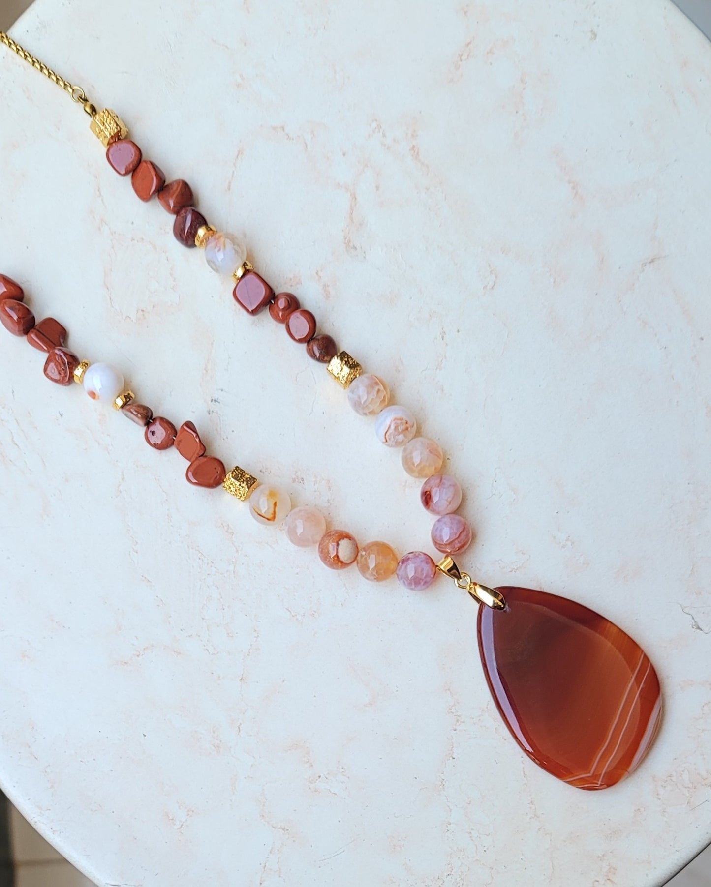 Agate Necklace With Natural Stone Pendnat