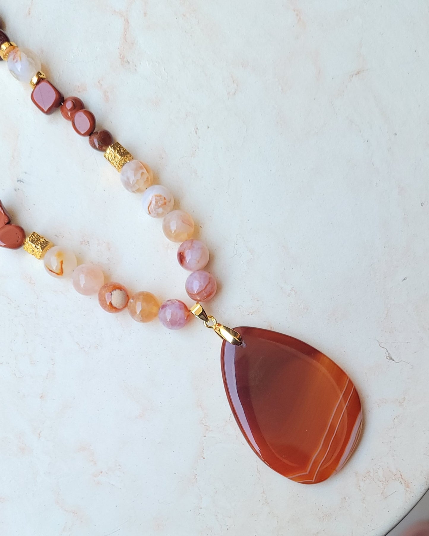 Agate Necklace With Natural Stone Pendnat
