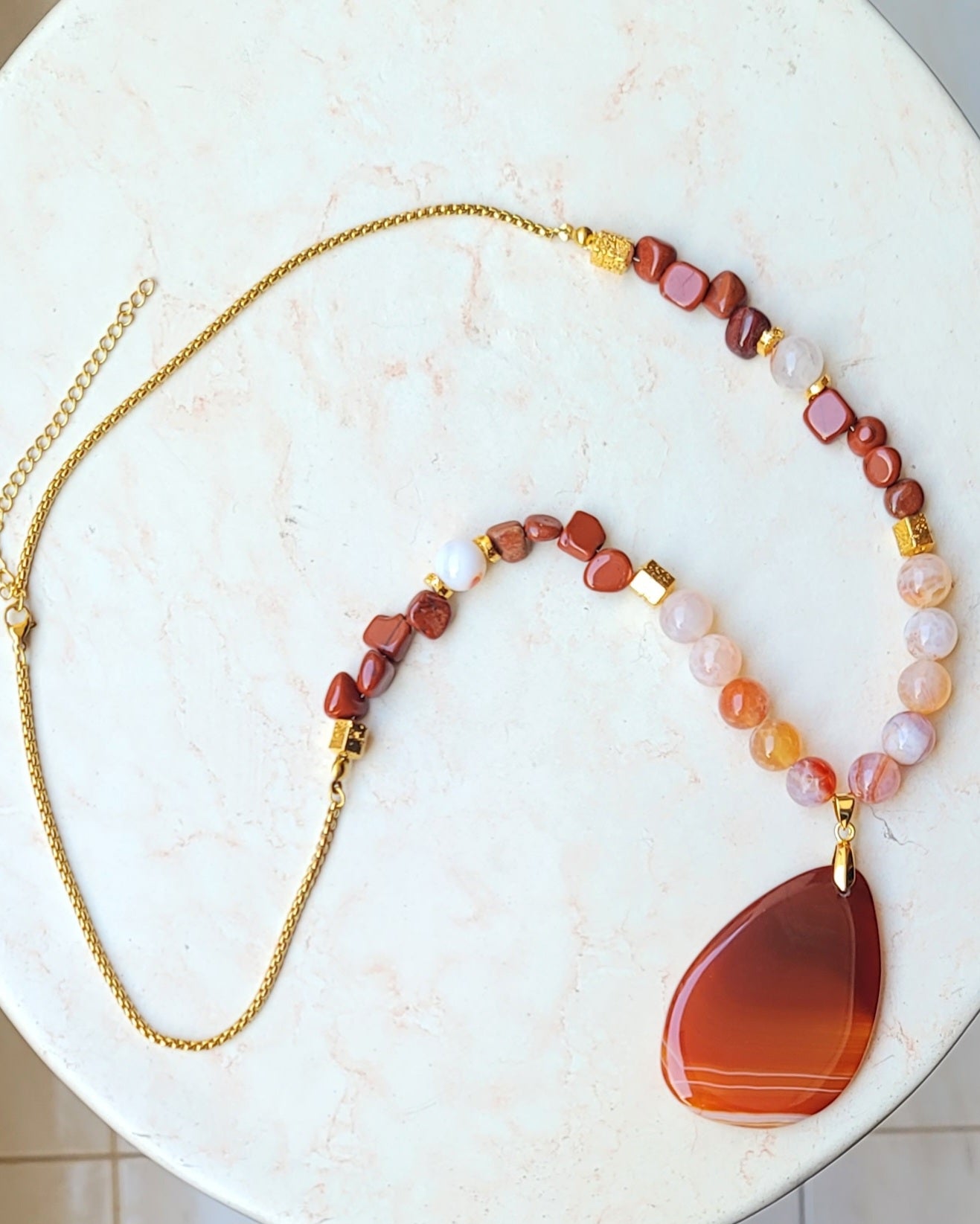 Agate Necklace With Natural Stone Pendnat