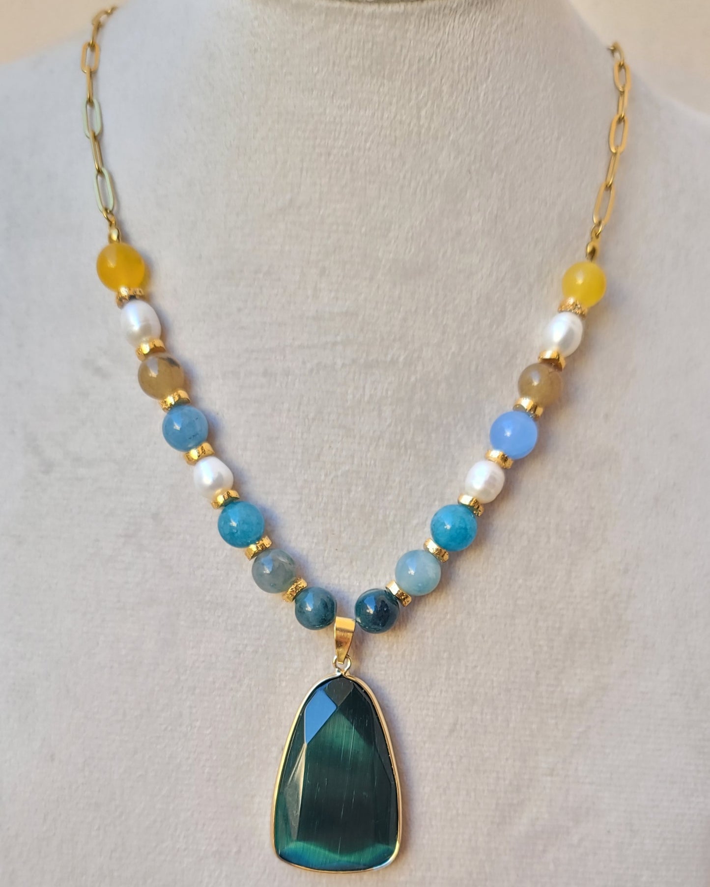 Agate Necklace With Stone Pendnat