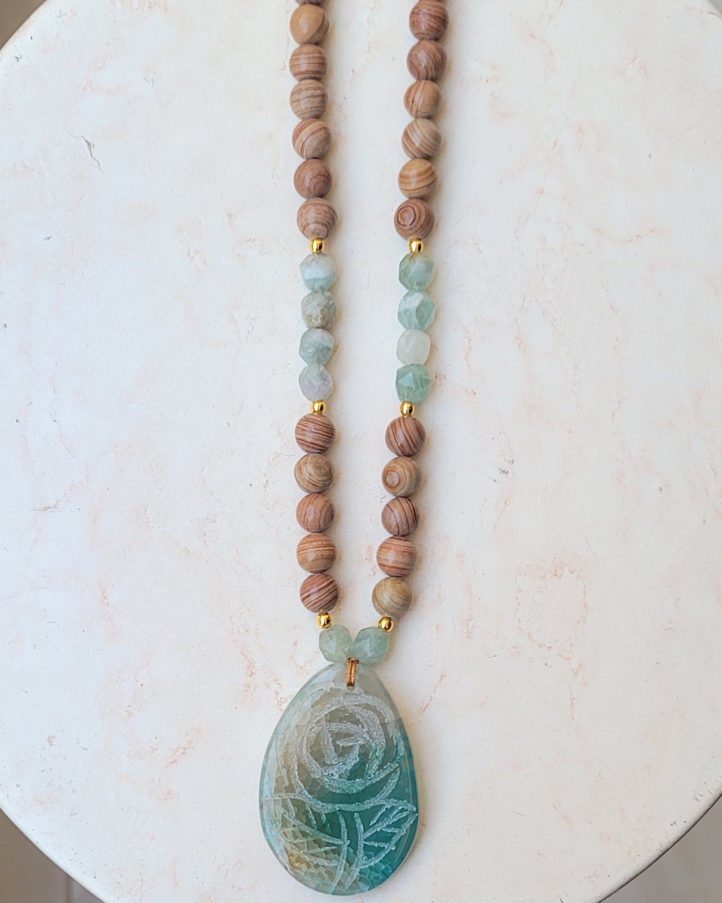 Agate Necklace With Natural Stone Pendnat
