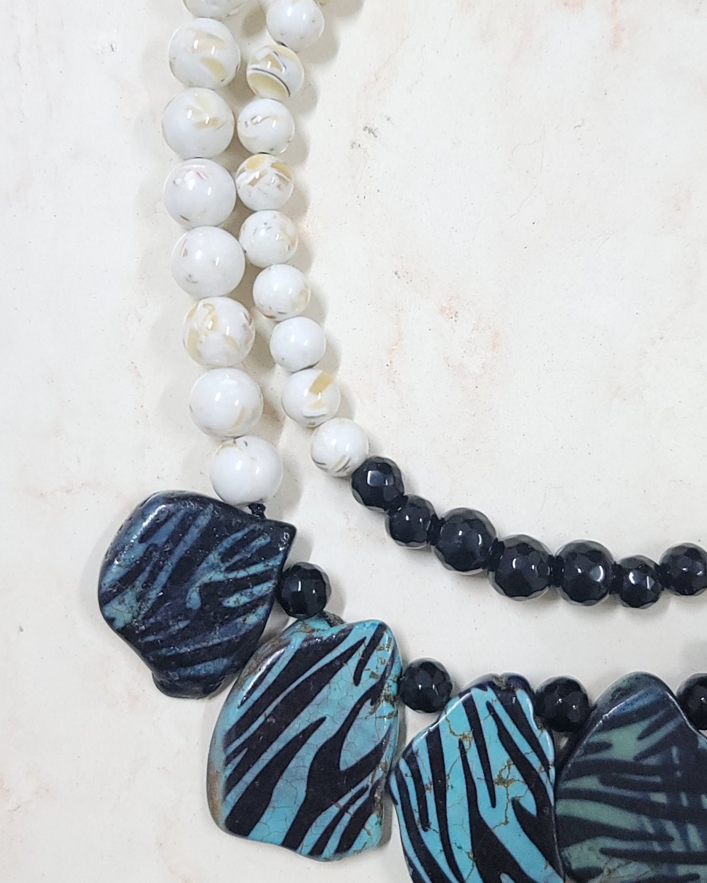 Two Layers Agate Stones & Shell Necklace