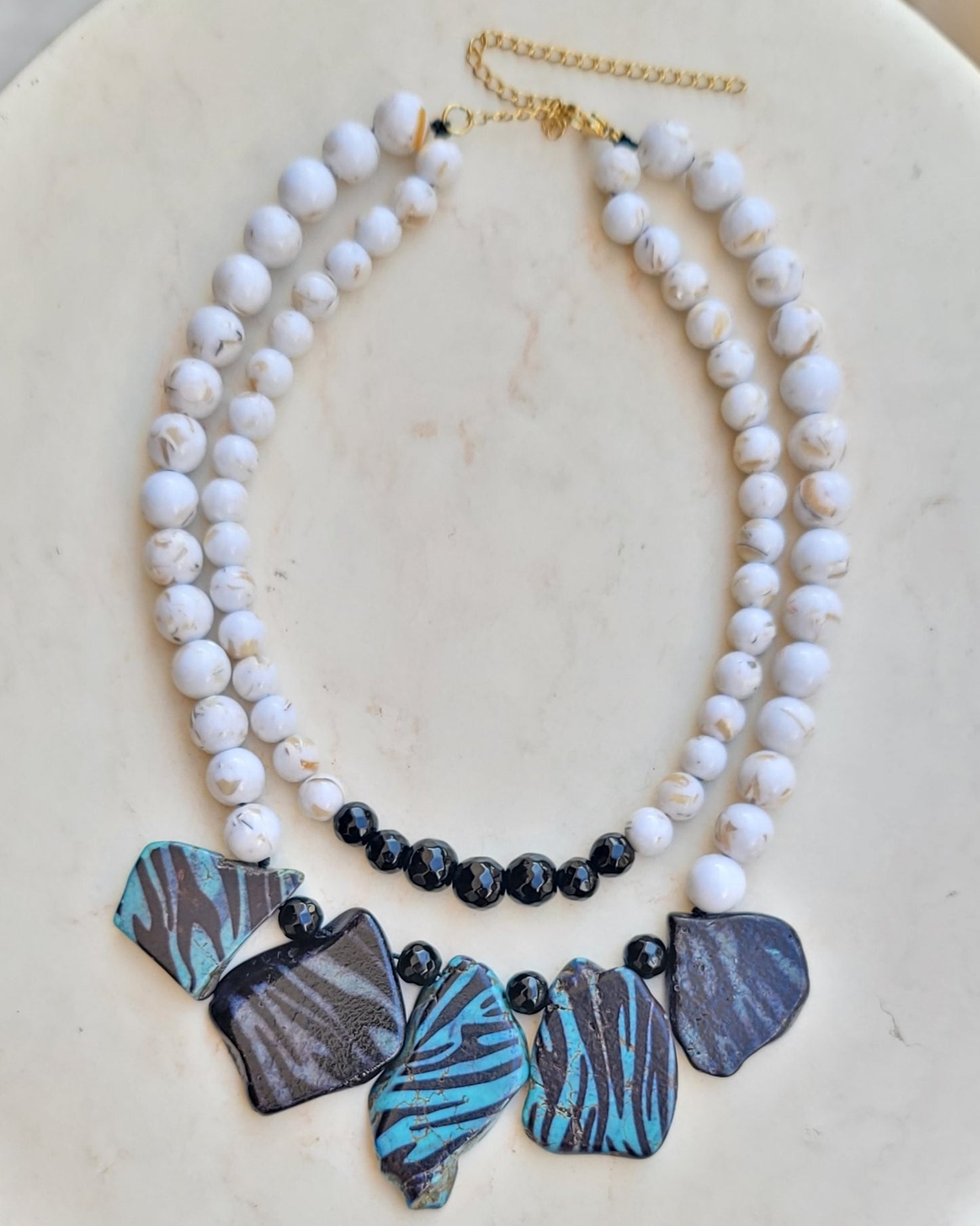 Two Layers Agate Stones & Shell Necklace