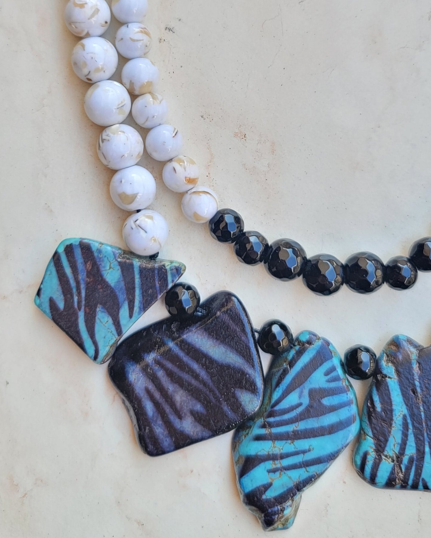 Two Layers Agate Stones & Shell Necklace