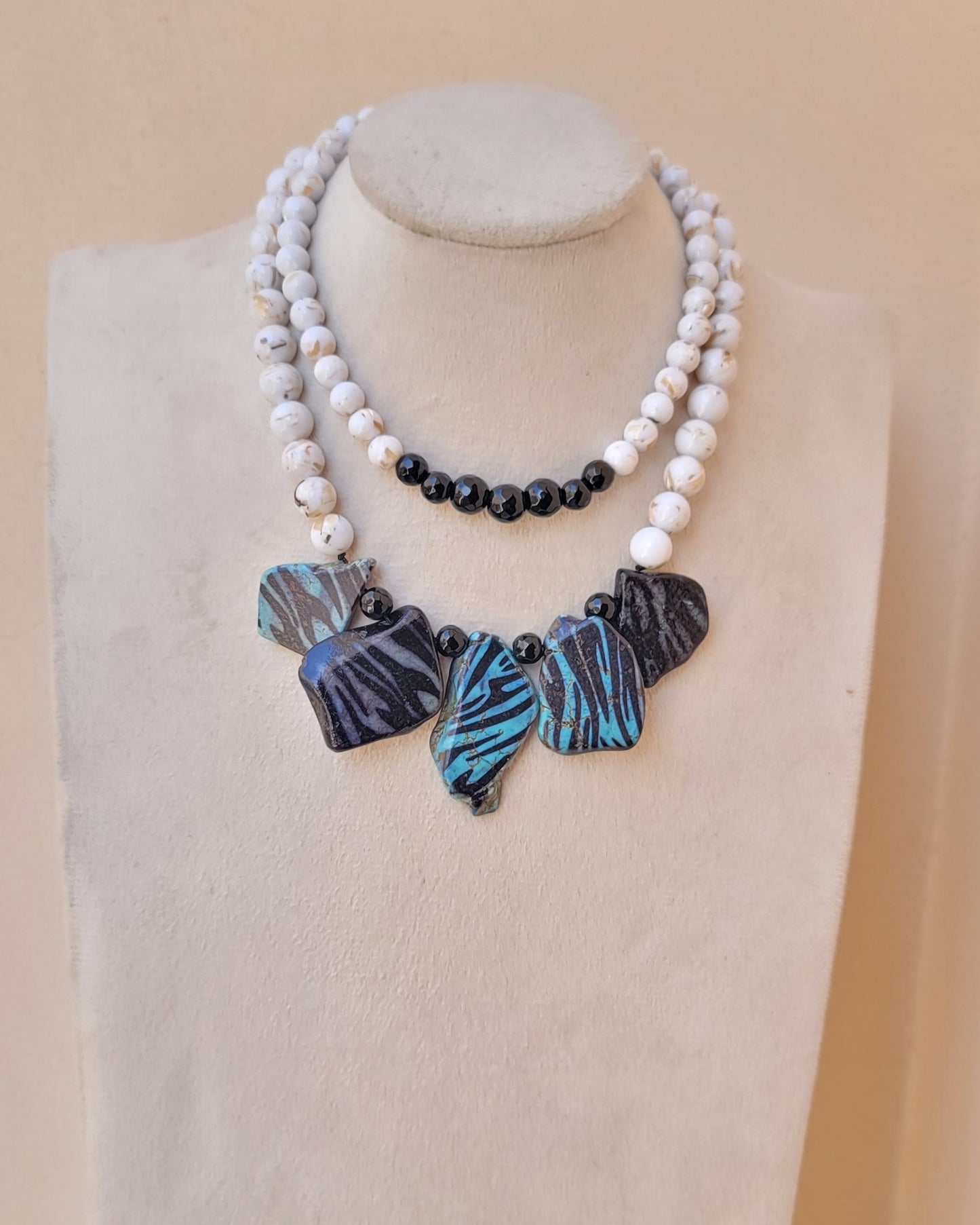 Two Layers Agate Stones & Shell Necklace