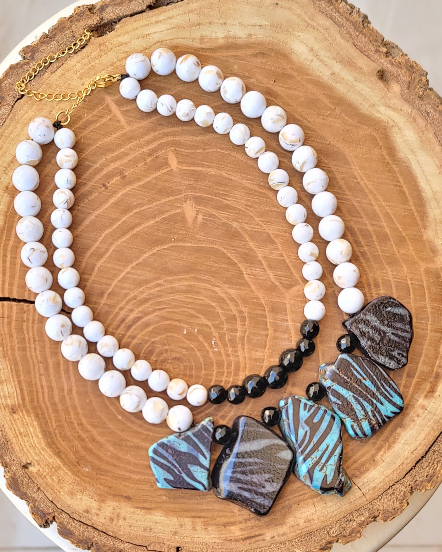 Two Layers Agate Stones & Shell Necklace