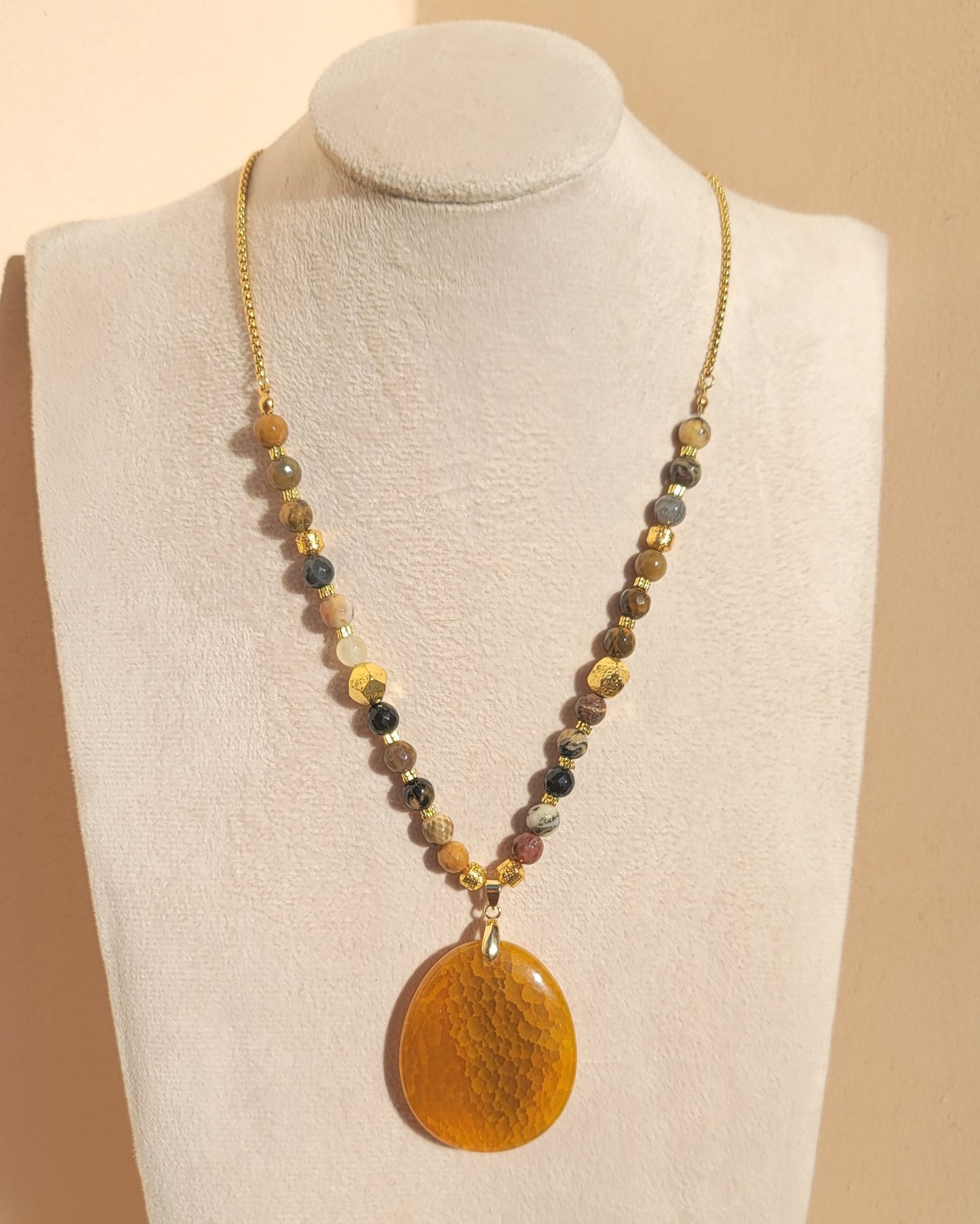 Agate Necklace With Natural Stone Pendant