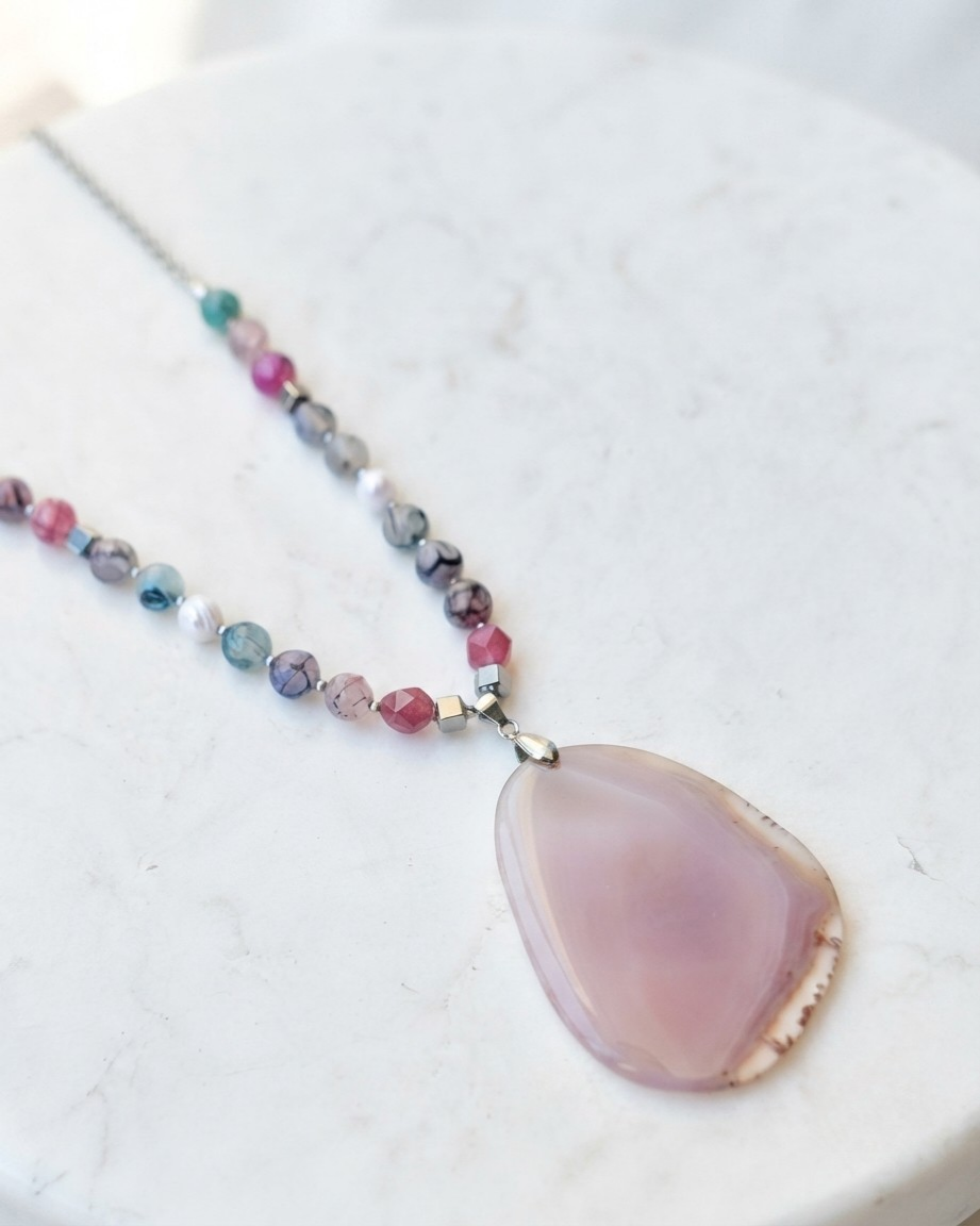 Agate Necklace With Natural Stone Pendnat