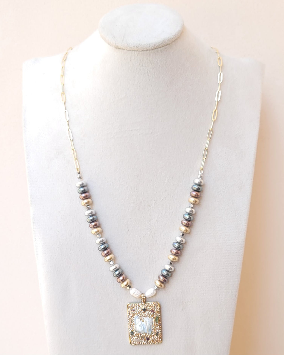 Pearl Necklace With Natural Stone Pendant