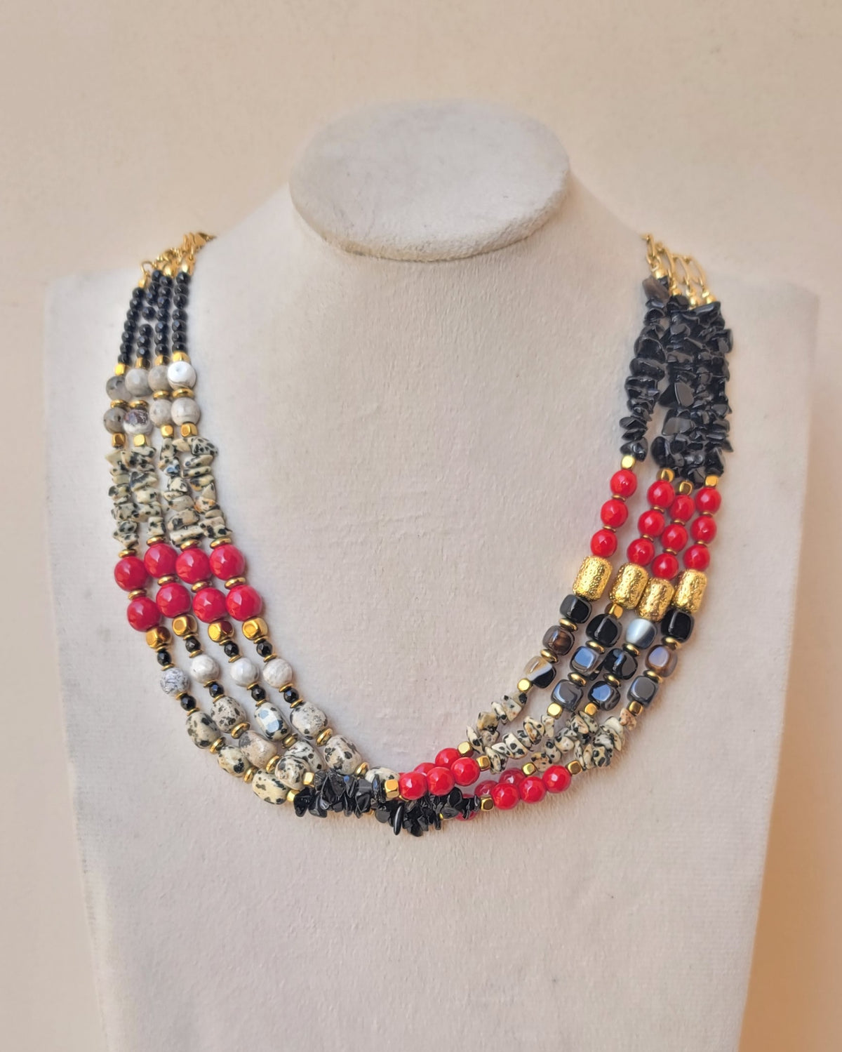 Black×Red Natural Stones Necklace
