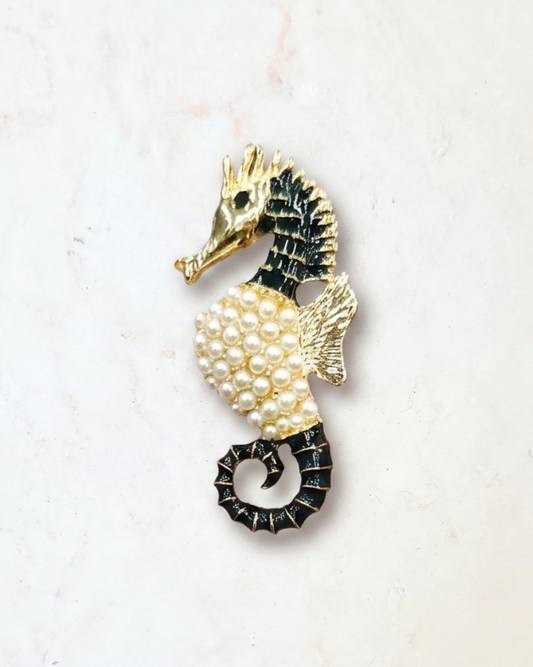 Seahorse Pearls Brooch - Black